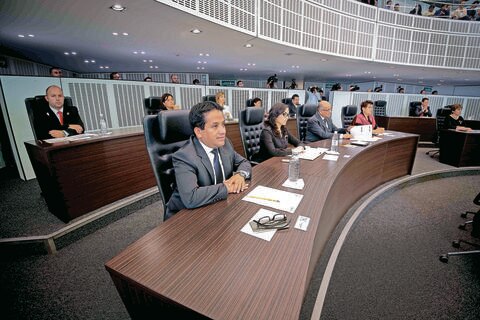 Congreso revertiría jubilaciones: Salas