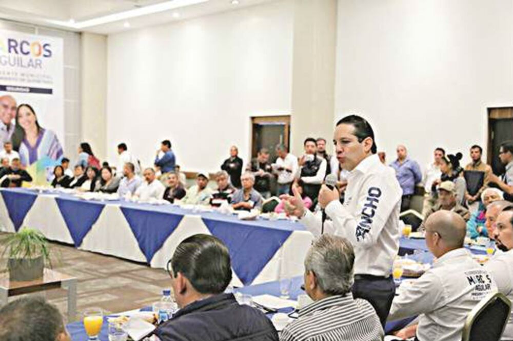 Panista ofrece a obreros vivienda