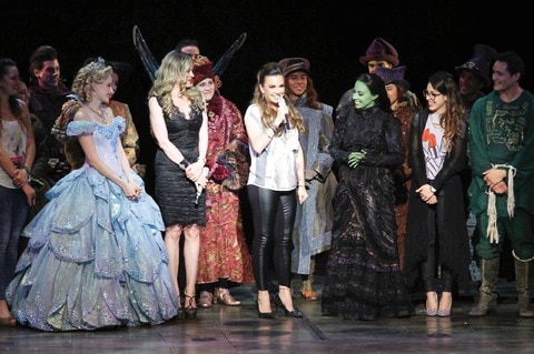 Ana Cecilia Anzaldua al fin es una bruja verde