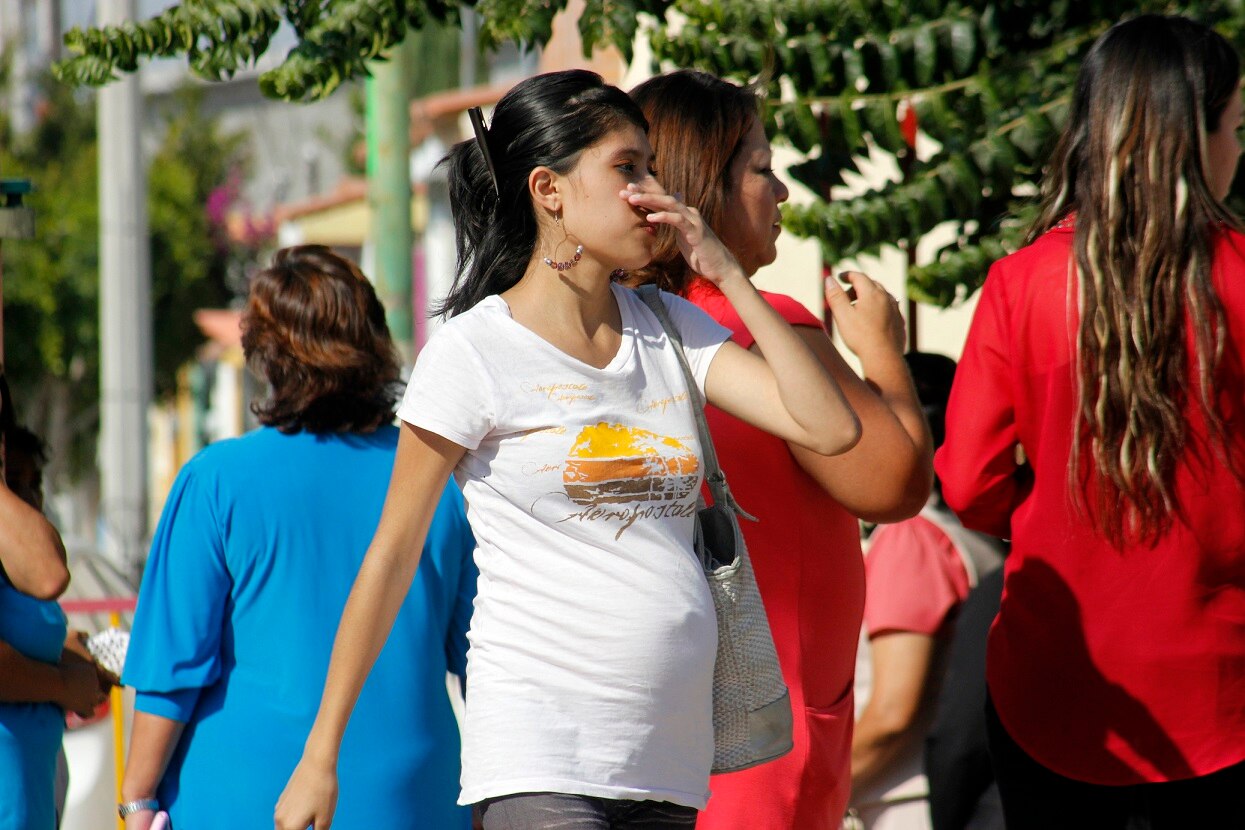 Bajan 30% embarazos precoces, dice Gobera