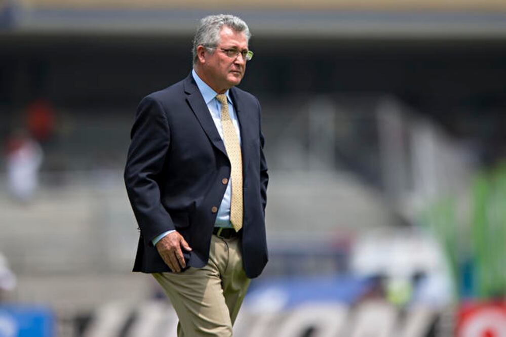 Tiago Volpi terminó con sus redes llenas de cuero por parte de los felinos (LUIS CORTÉS. IMAGO7)