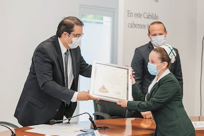 En medio de la pandemia, reconocen a médicos y enfermeras de San Juan del Río