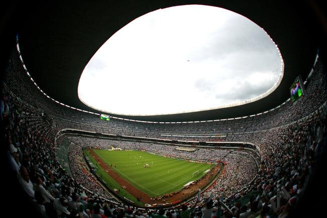 Pese a singular promoción, fans no llenarían el Azteca