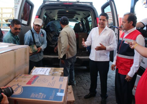 INDEREQ entrega víveres a la Cruz Roja
