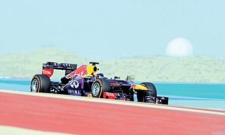Dominante Vettel triunfa en Bahrein