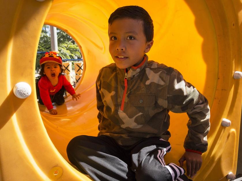 Usiel, padece de espectro autista y asiste a una escuela de atención personal.
