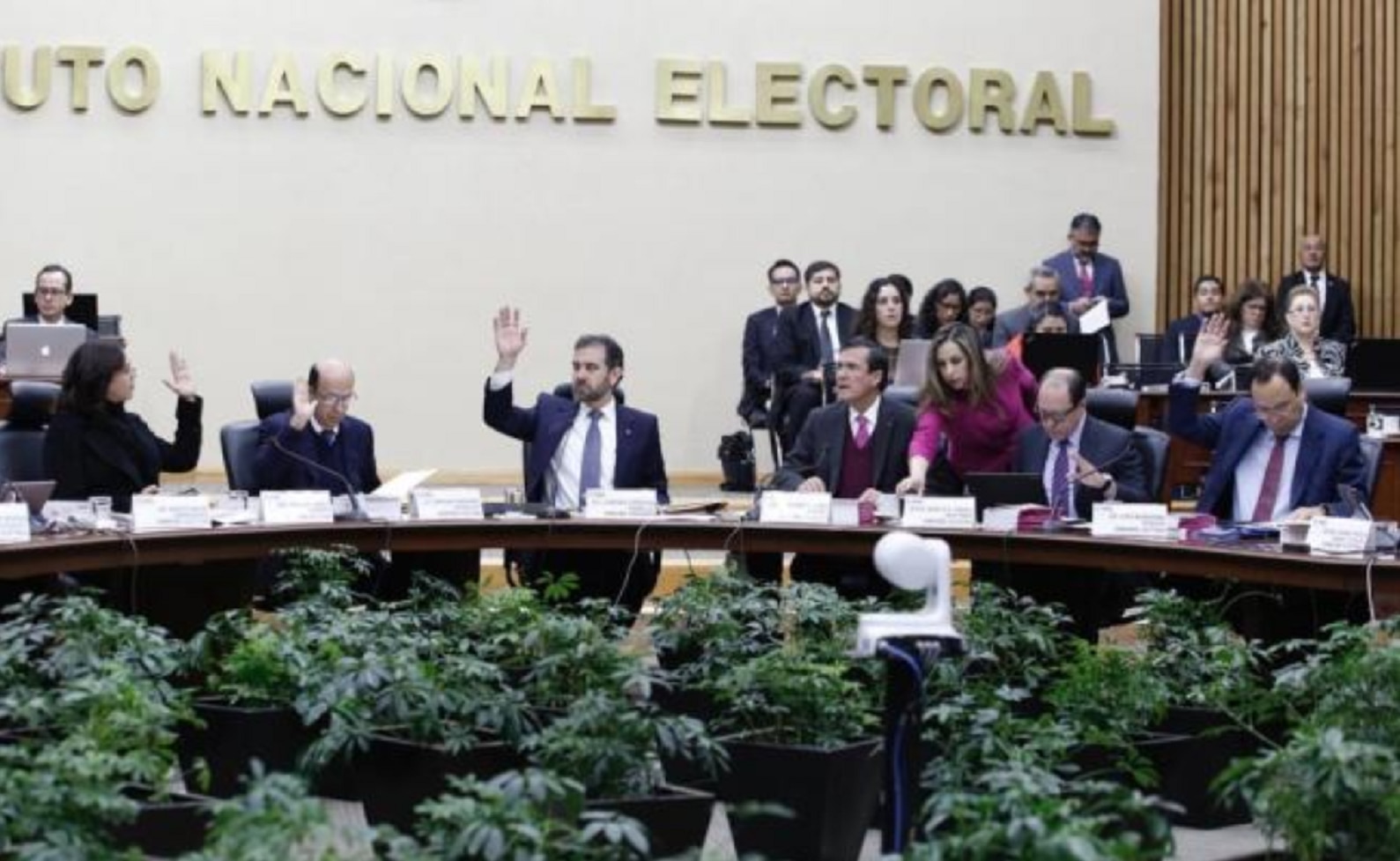 Formaliza INE controversia constitucional ante SCJN por recorte
