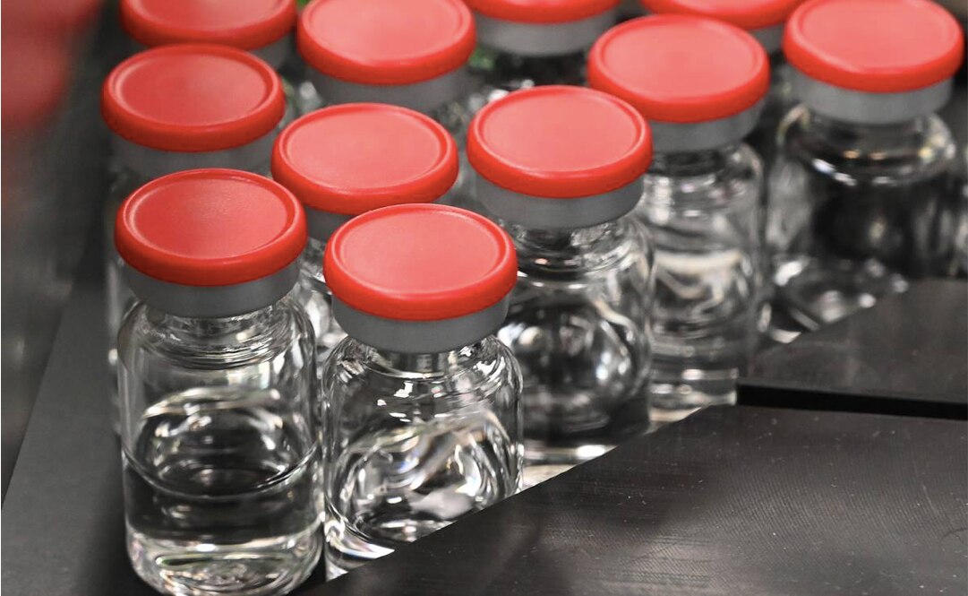 Nuevo golpe a AstraZeneca, mientras el virus avanza