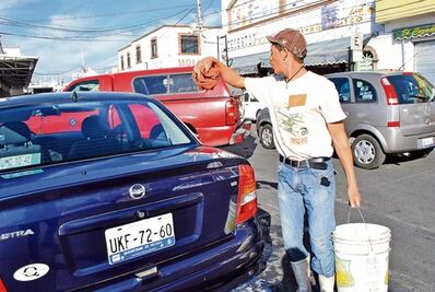 Franeleros, “dueños” de  calles del centro