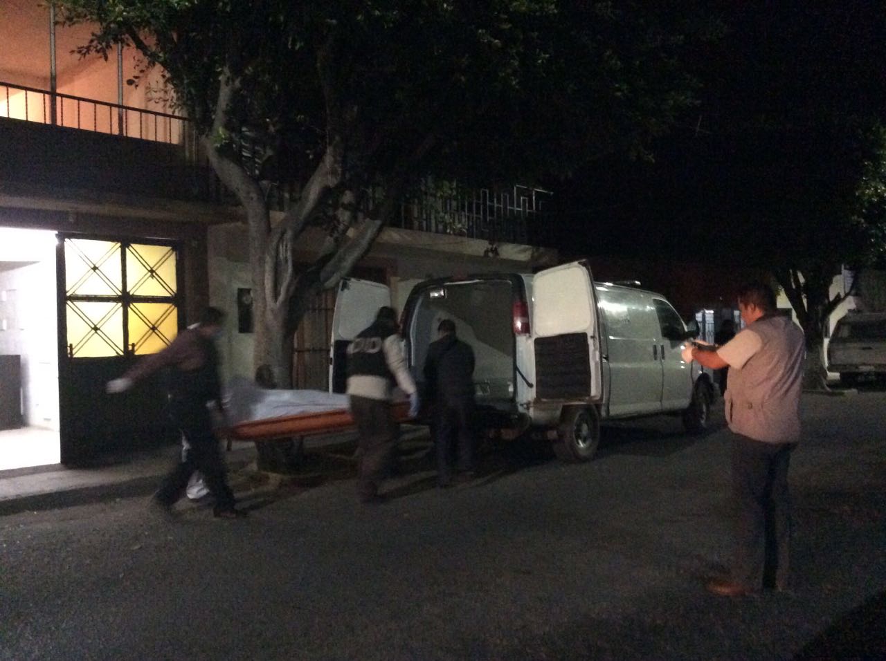 Encuentran joven muerto en presunta casa de Seguridad