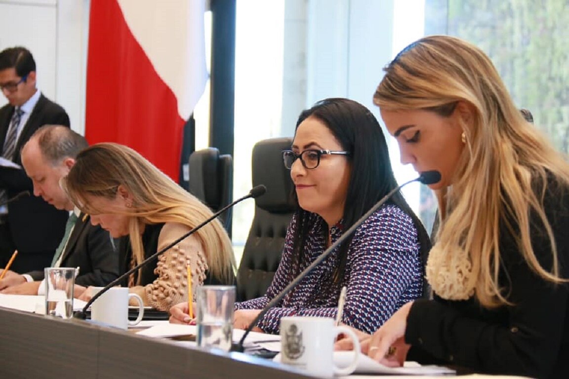 Aprueban Ley de Ingresos y Presupuesto para 2020