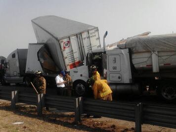 Accidente en la 57 deja a policía federal lesionado