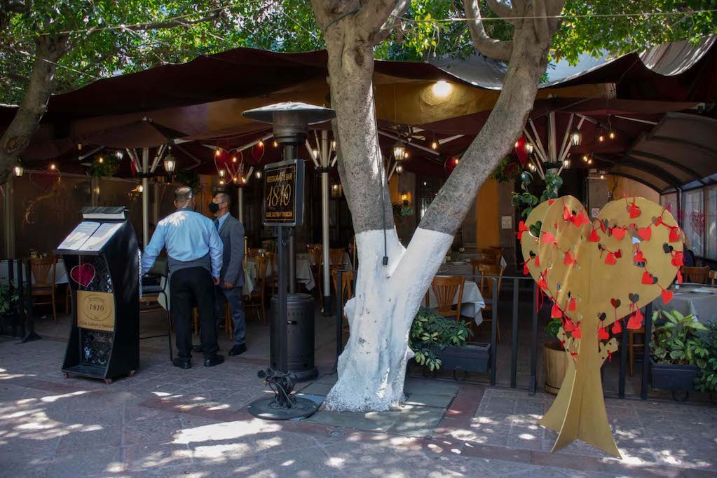 Cenas y comidas de enamorados tendrán una derrama económica de 50 mdp