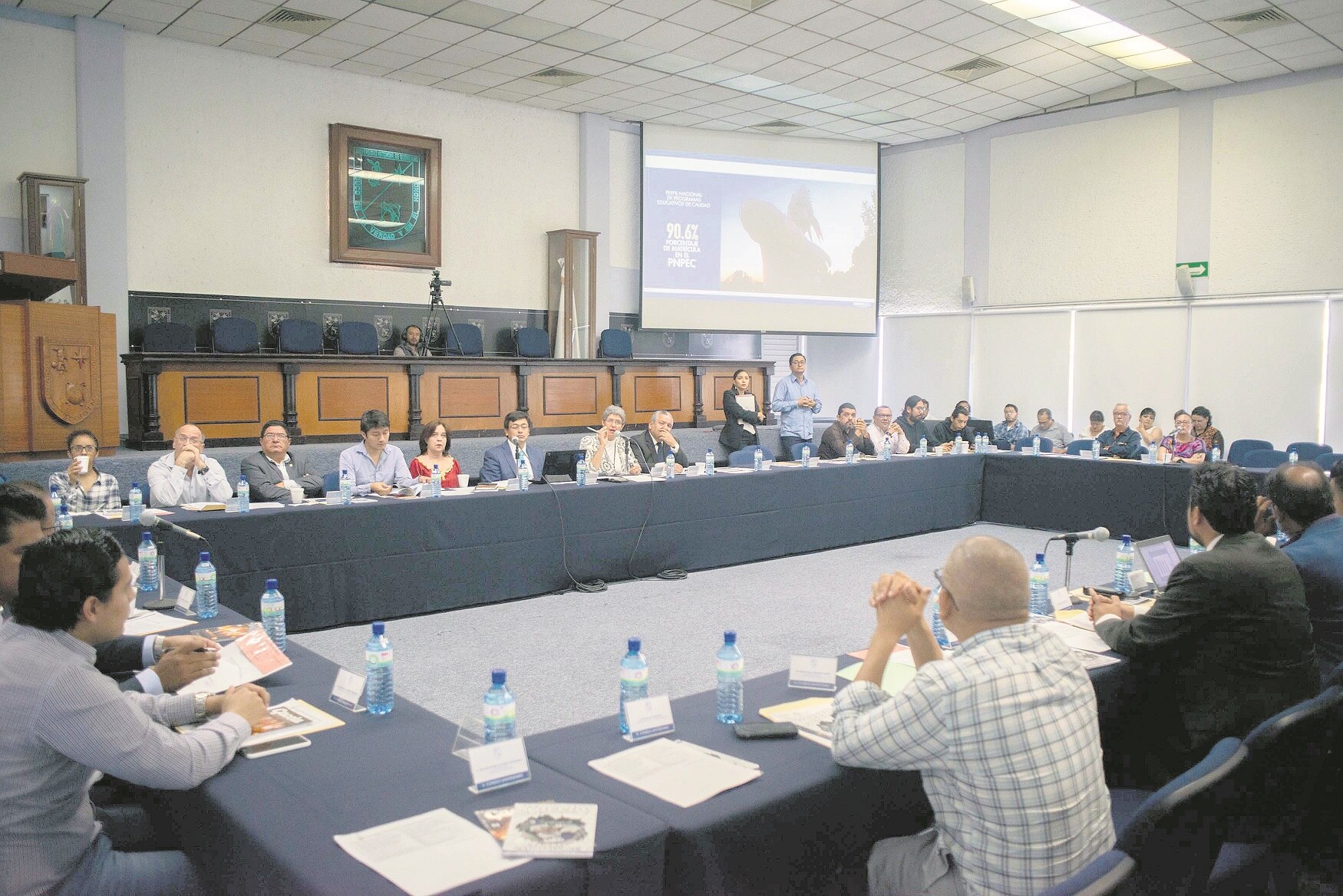 UAQ otorga terreno para construir parada