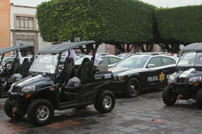 Entregan patrullas a Querétaro