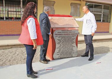 Inauguran secundaria en Pedro Escobedo