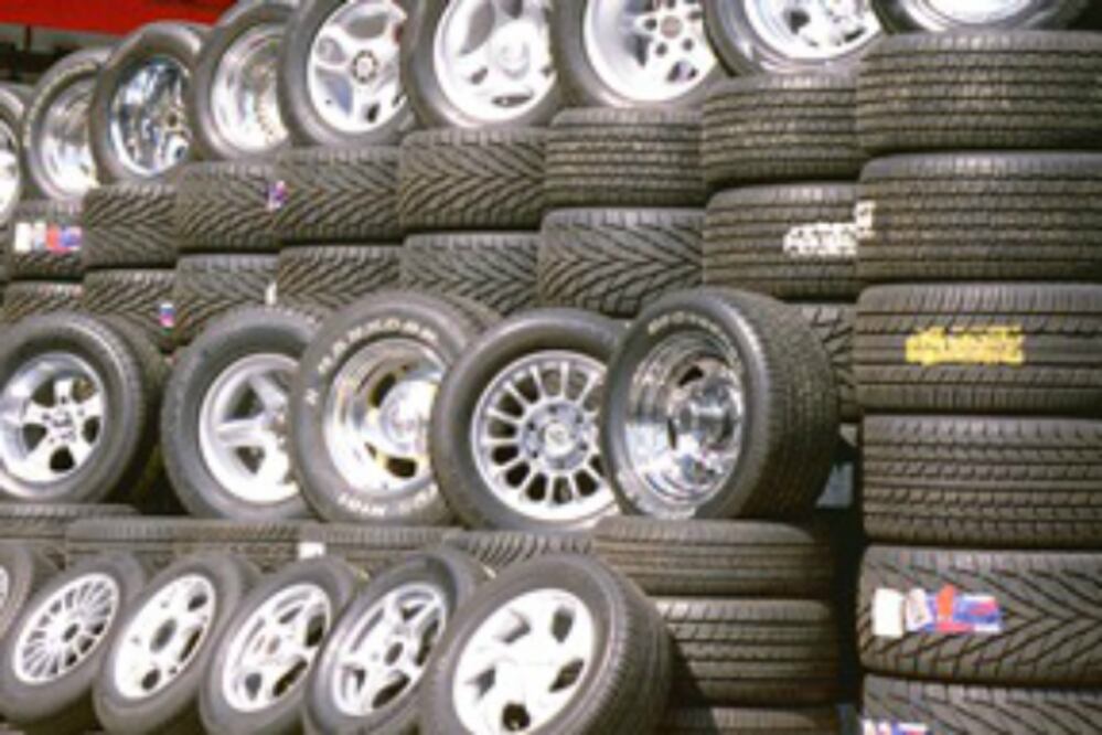 Subastan objetos del delito