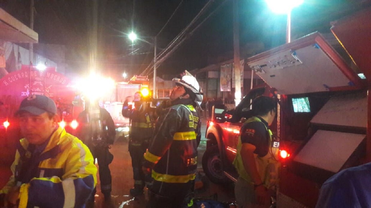 Se incendian bodegas de la Central de Abastos; no se reportan daños