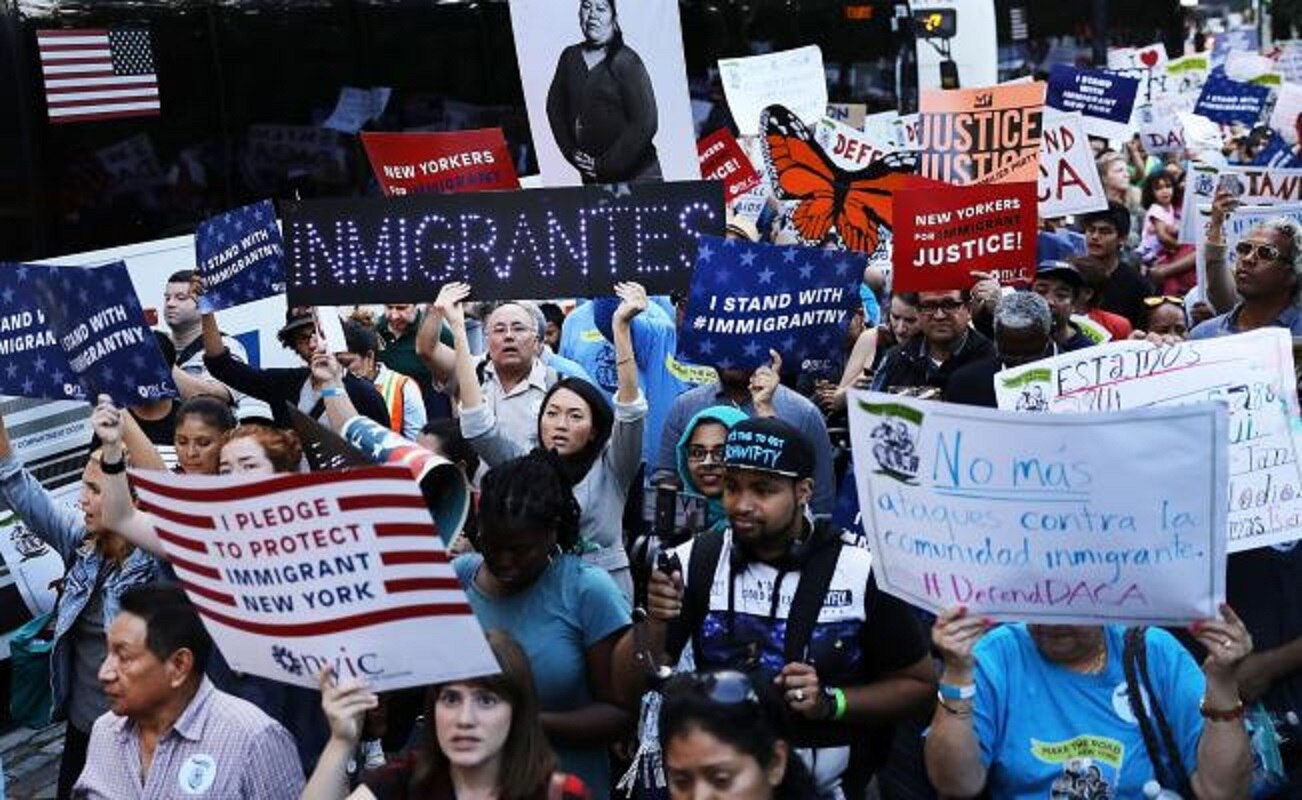 ¿Qué es el programa DACA y cómo beneficia a los dreamers?