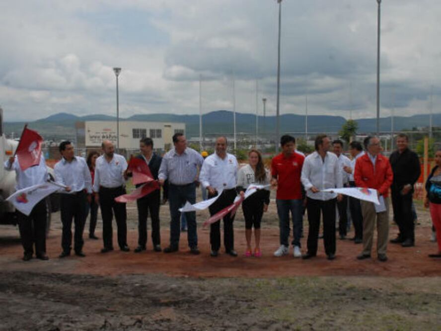 Comienza construcción de albercas