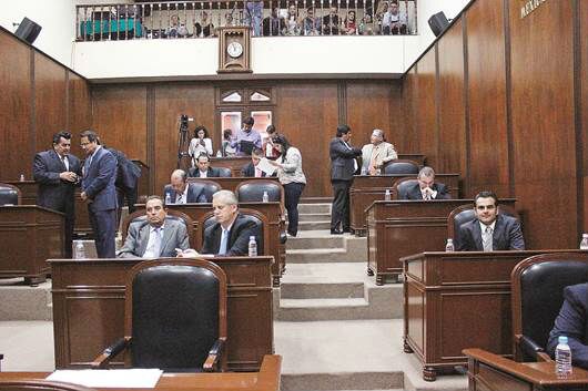 Darán a diputados 110 mil de aguinaldo