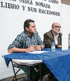 UAQ publica "Entre la luz sitiada, áspera luz"