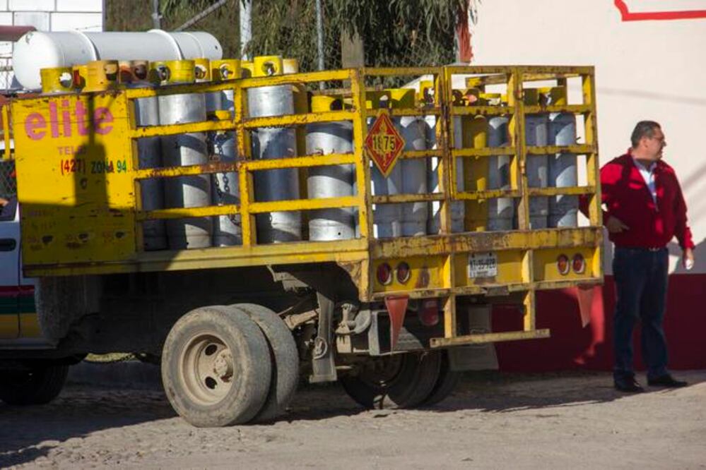 Los operativos son realizados por elementos de Protección Civil y de los Bomberos; se busca prohibir los rellenos de tanques de gas. (ARCHIVO. EL UNIVERSAL)