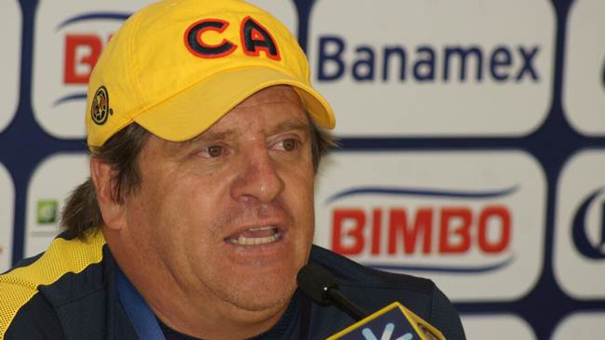 Defiende “El Piojo” estrategia para ganar el Clásico Nacional