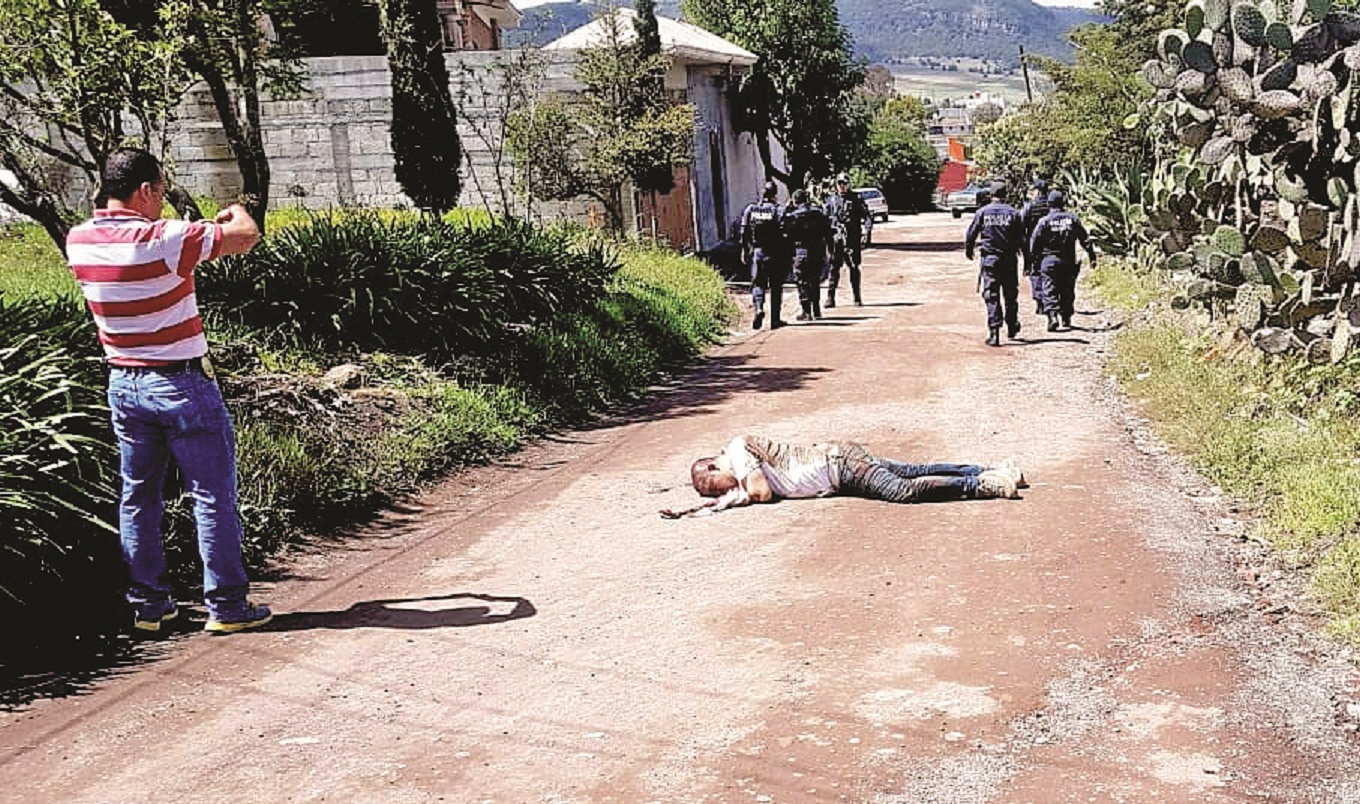 Asesinan a tres, simularon linchamiento