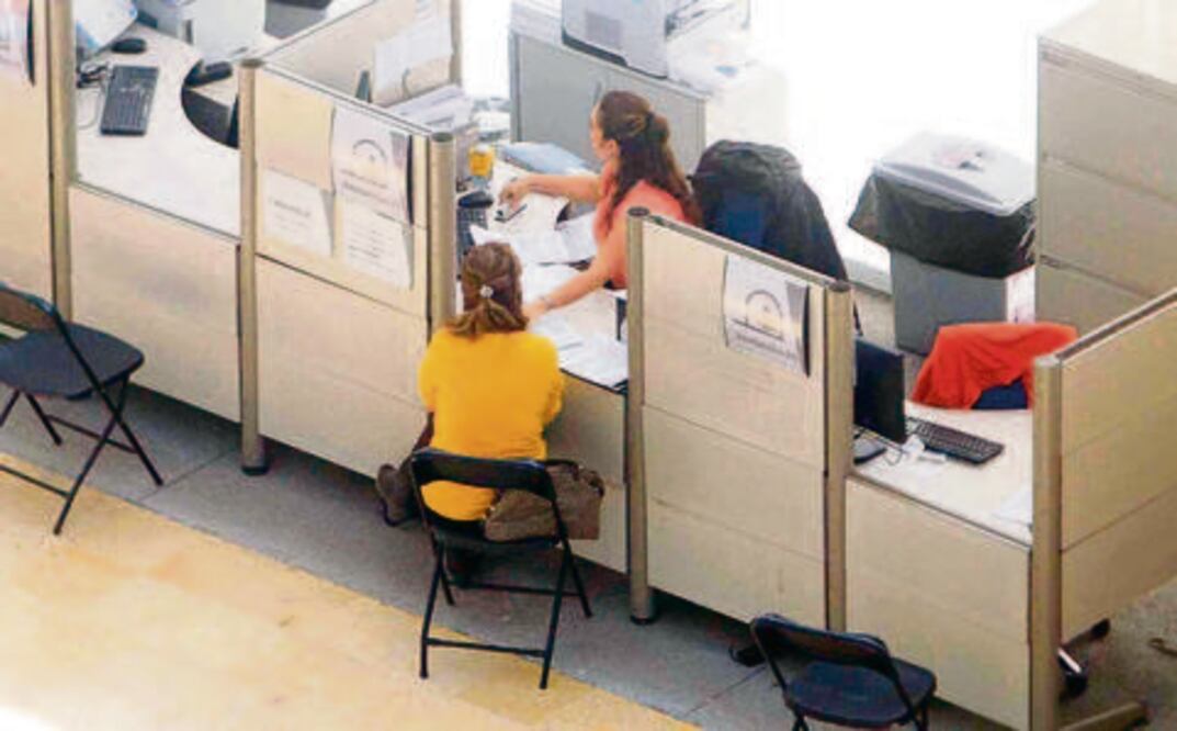 En la capital, dan de baja a 421 empleados