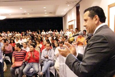 PRI se ve de pie: Deloya Cobián