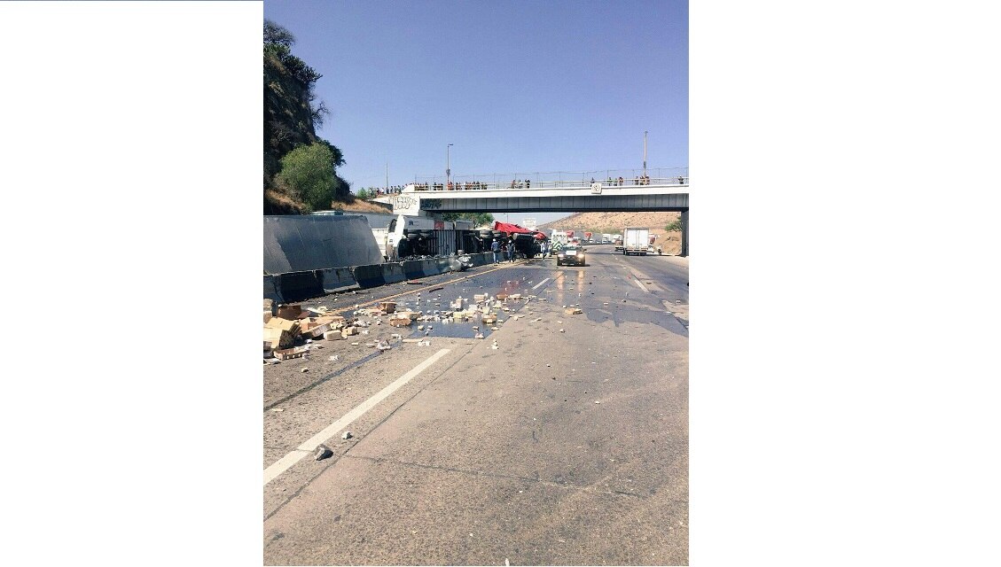 #Avance Vuelca tráiler en la México-Querétaro