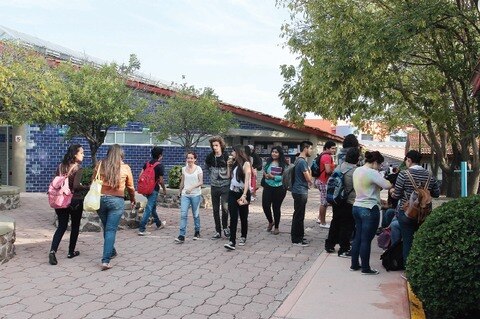 Van becados al extranjero