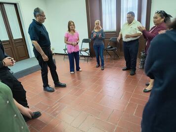 Pérez Valdez siembra el amor por el teatro