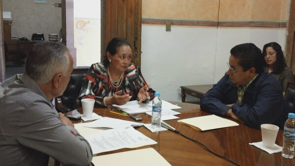 Proponen crear medalla para enfermeras