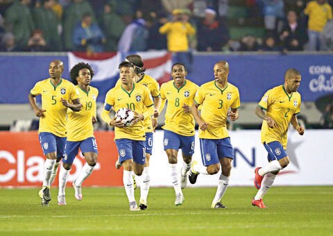 Neymar ilumina a Brasil frente a Perú