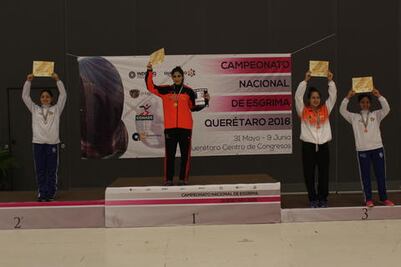 Paola Pliego se proclama reina en casa