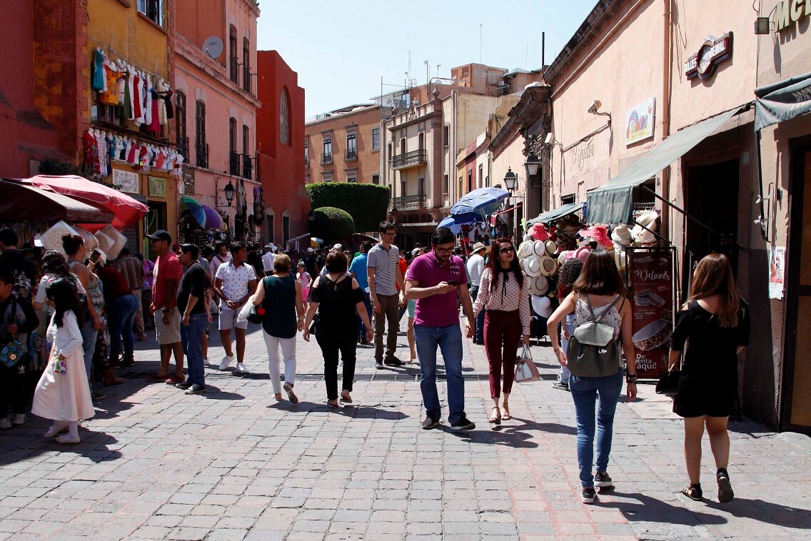 Piden tomar precauciones por calor 