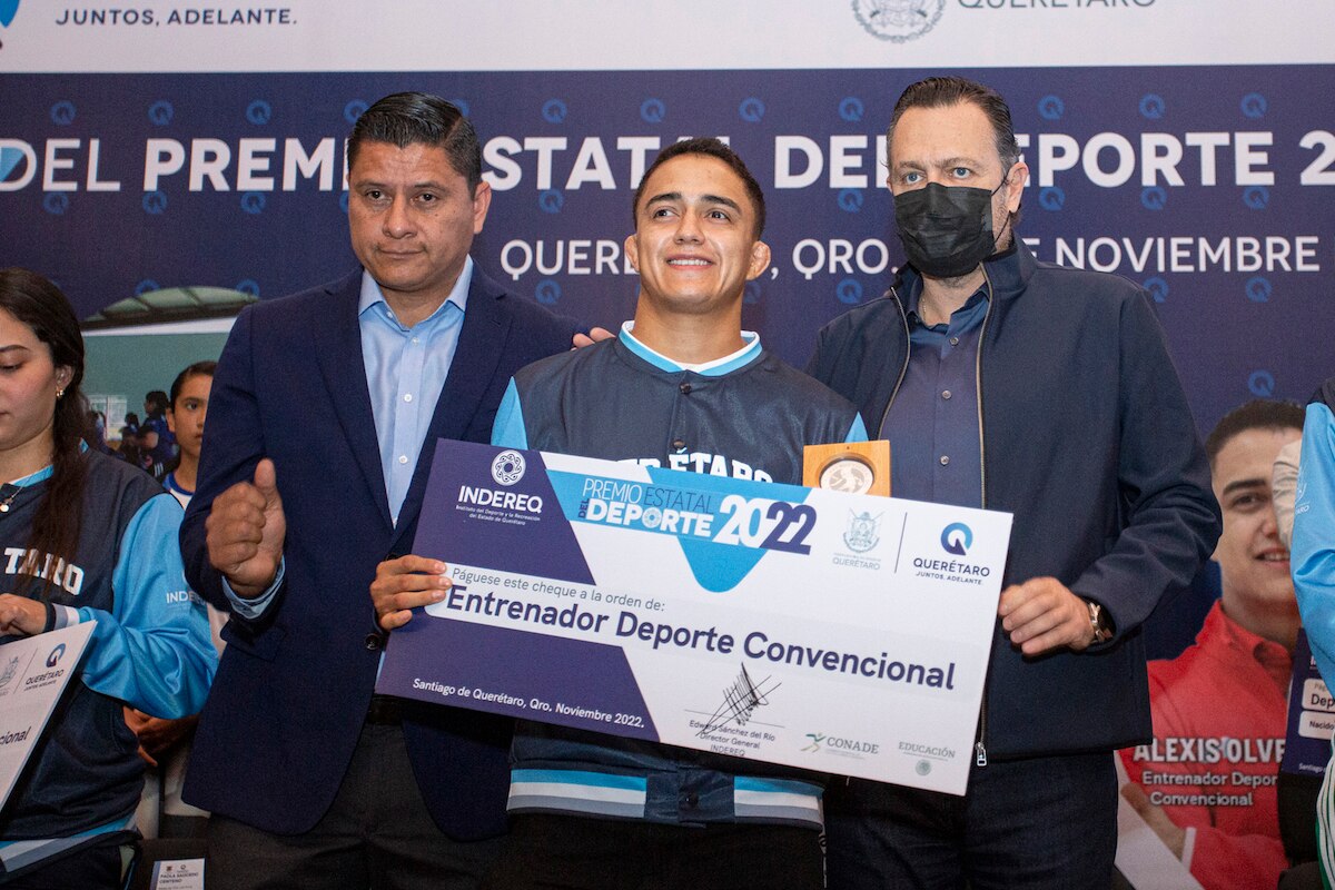 Kuri reconoce a deportistas y entrenadores por sus logros