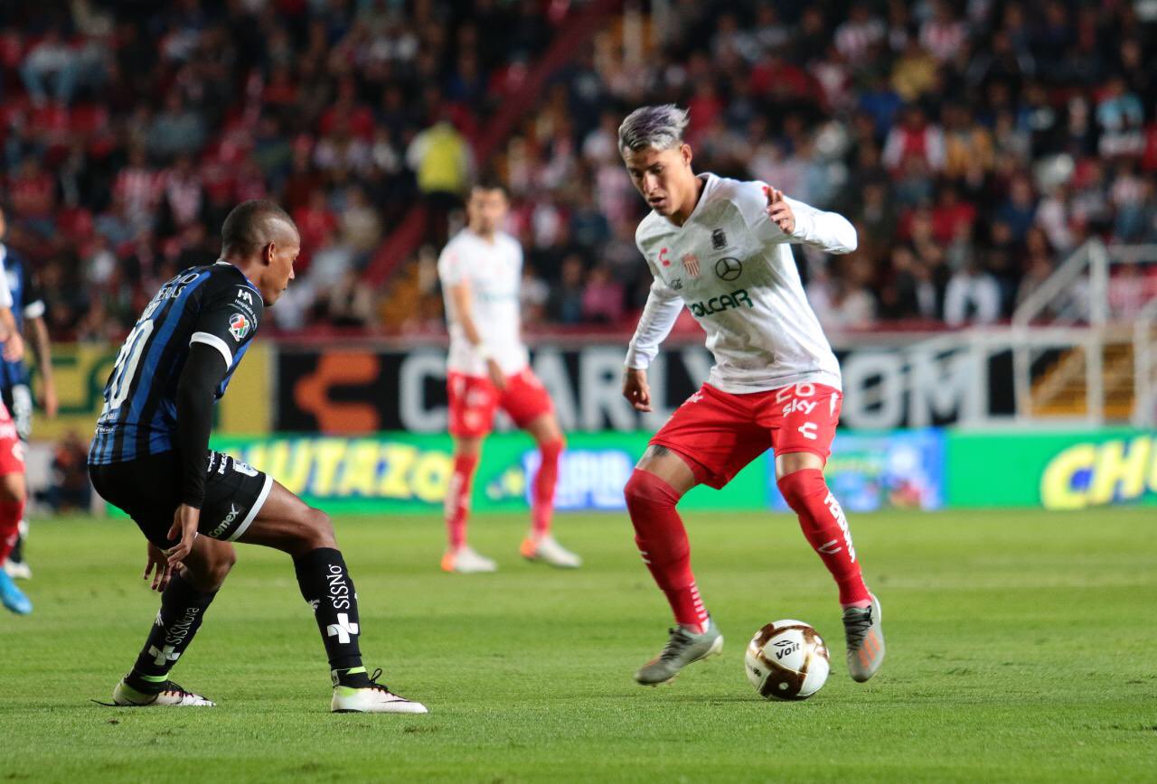 Gallos Blancos, el otro tema del día para dueños