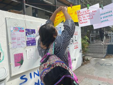 25N. Estudiantes de la UAQ visibilizan violencia menstrual