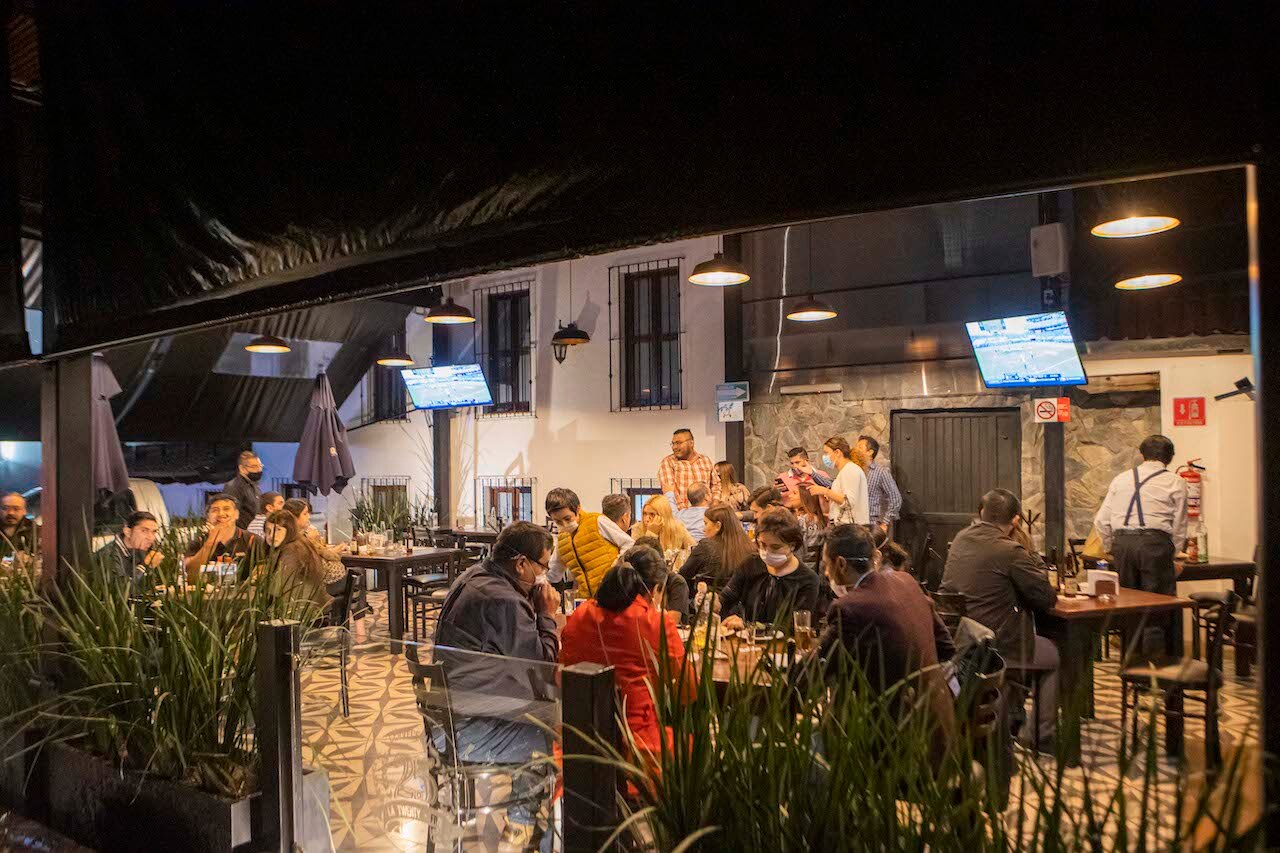 Dueños de bares y antros quieren cerrar otra vez a las 3 de la mañana