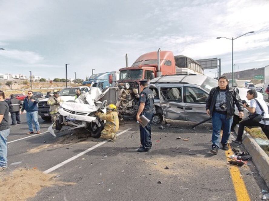 Se registra carambola en el kilómetro 207