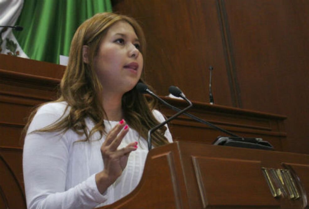 Pide cuentas a director de INDEREQ