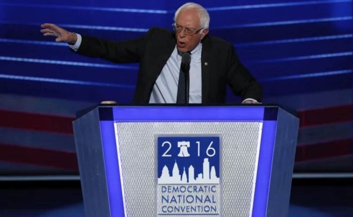 Bernie Sanders, de 77 años, cuestionó duramente a Trump, a quien llamó "un mentiroso patológico" (Foto: Reuters)