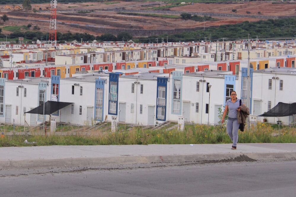 Sin entregar, 267 unidades y 2 mil 389 condominios