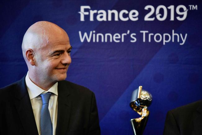 El presidente de la FIFA, Gianni Infantino, afirmó que “ha llegado el momento” de adoptar el sistema de Asistencia Arbitral por Video (Foto: AFP)