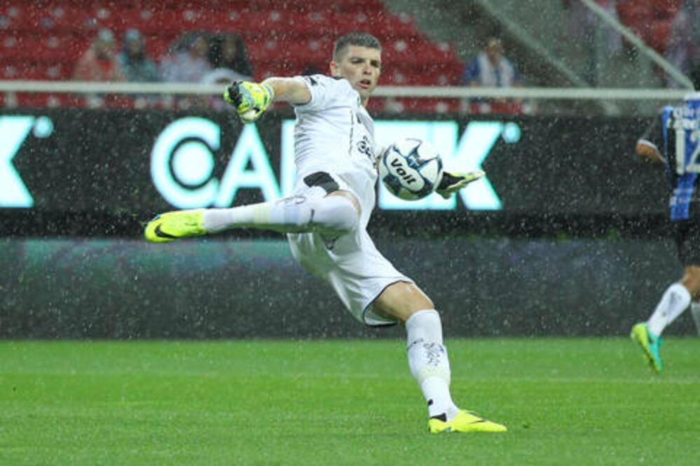 Gallos, a sepultar a los Cementeros