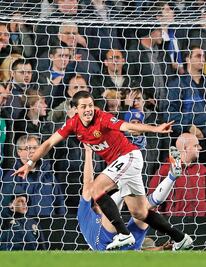 “Chicharito” da triunfo sobre Chelsea