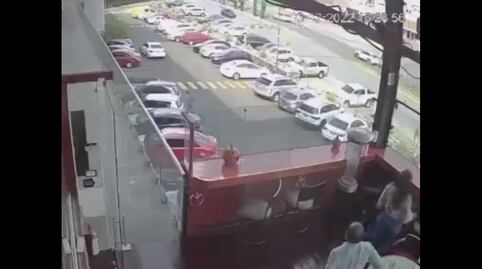 Ejecutan a hombre en Starbucks de Milenio III; lo agredieron con arma de fuego 